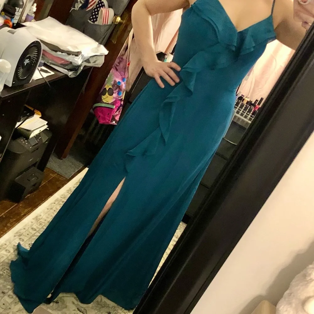 NEW Sheath / Column V-Neck Floor-Length Formal Dress w/ Ruffles - Picture 7 of 14